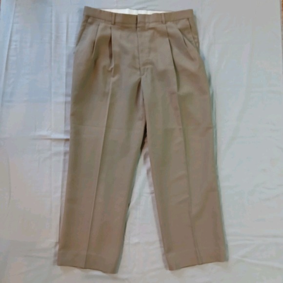 Haggar Other - Haggar Dress Pants Gentleman's Fit Khaki Pleated 36x30 Polyester Wool Blend